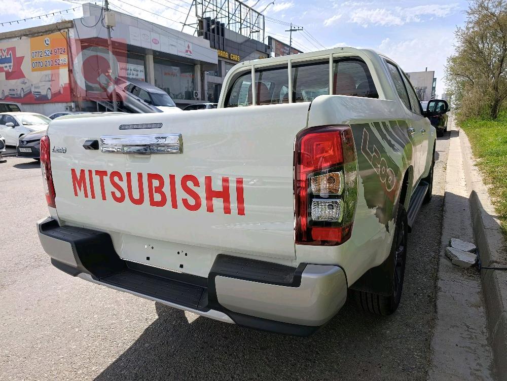 میتسوبیشی L200